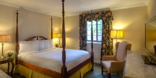 Torquay Room bed